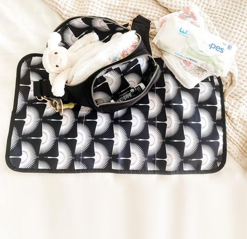 Ditty Co Store . - Lanikai -Small Diaper Bag - Fanny Pack - Portable Changing Pad - Crossbody Bags For Women - Baby Wipe Holder - Baby Travel Essentials (True Black) - Image 4